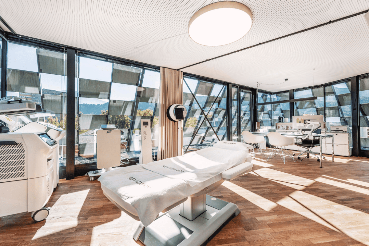 Aesthera Kosmetik und AROMEA Airdesign