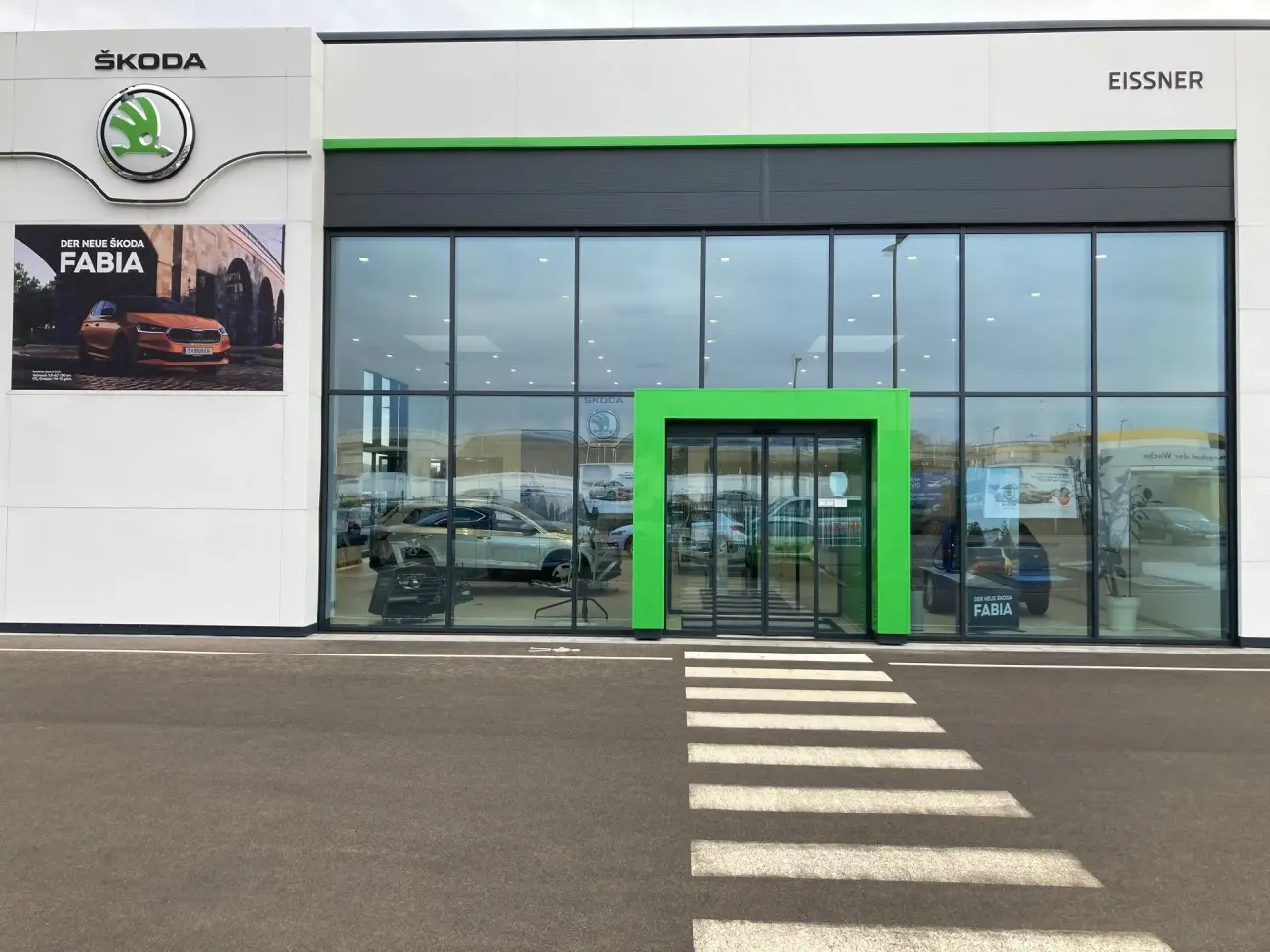 Außenansicht des Autohauses Skoda Eissner